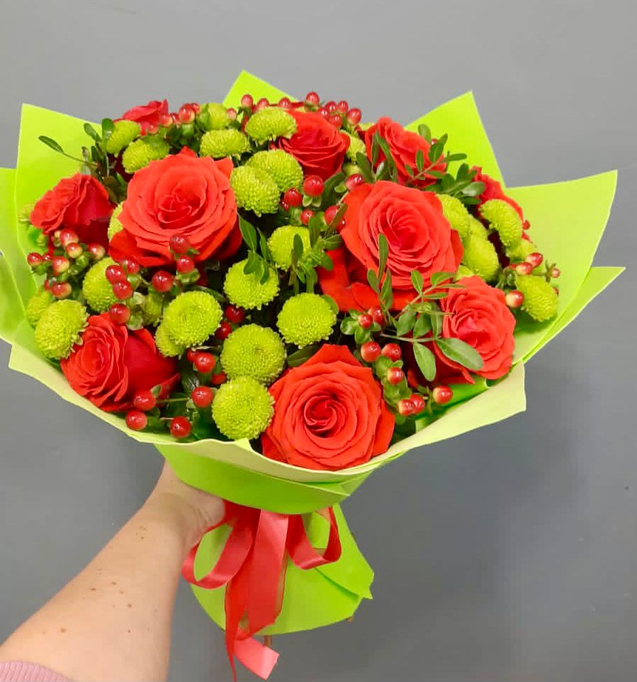 Букет цветов из: Хризантемы и Розы в Турки