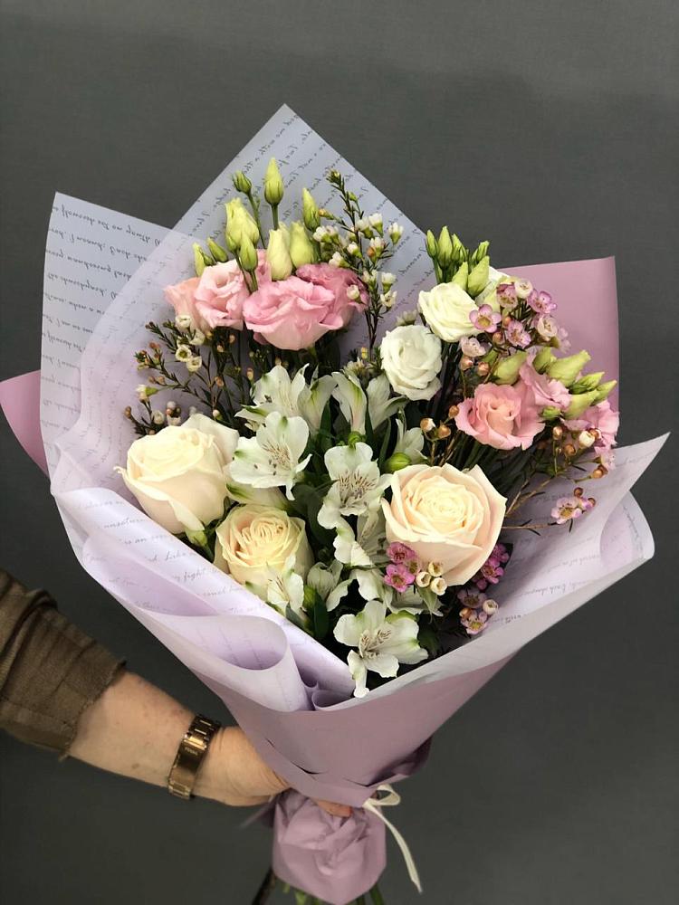 Букет цветов из: Альстромерии, Розы и Лизиантусы в Турки