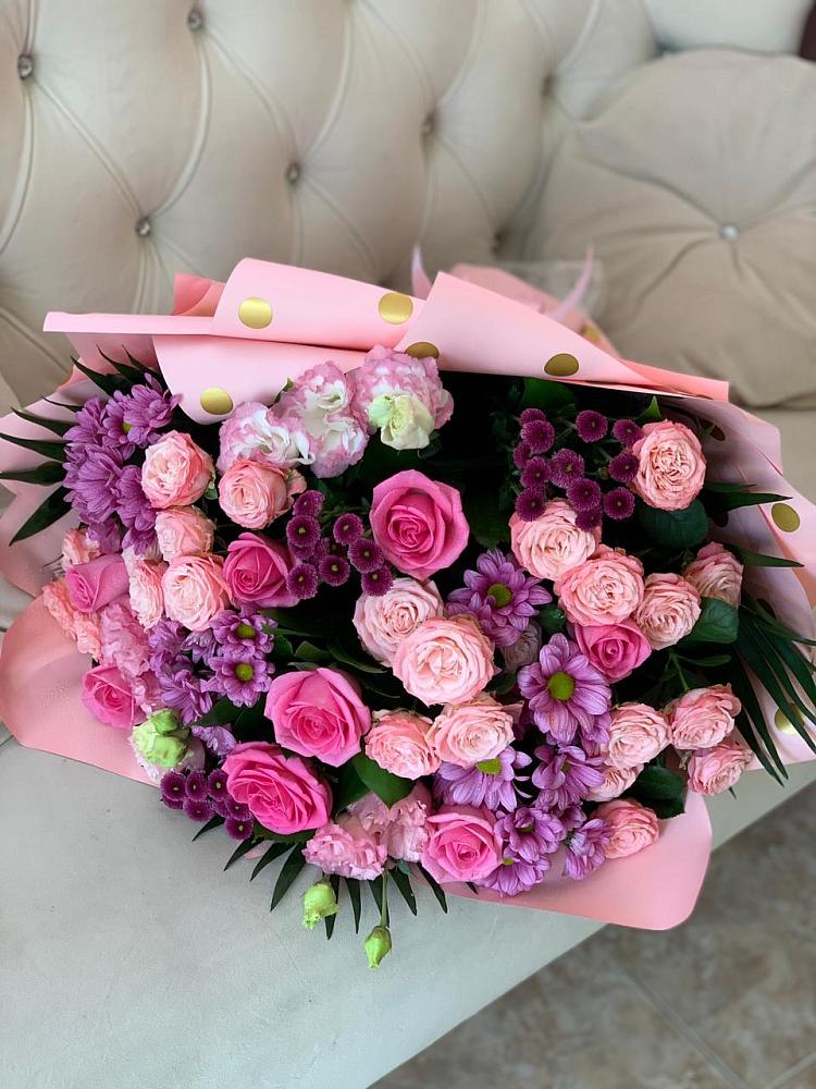 Букет цветов из: Хризантемы, Розы и Лизиантусы в Турки