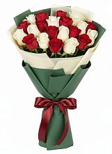Букет Микс из красных и белых роз в Турки