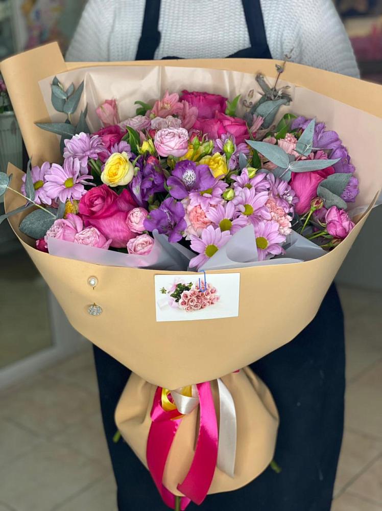 Букет цветов из: Хризантемы, Гвоздики и Альстромерии в Турки