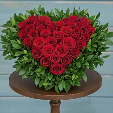 Цветочная композиция из Розы в виде сердца в Турки