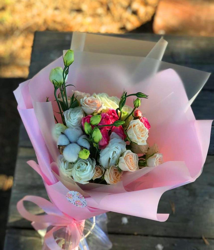 Букет цветов из: Розы и Лизиантусы в Турки