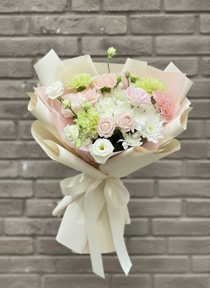 Букет цветов из: Гвоздики, Розы, Лизиантусы и Хризантемы в Турки