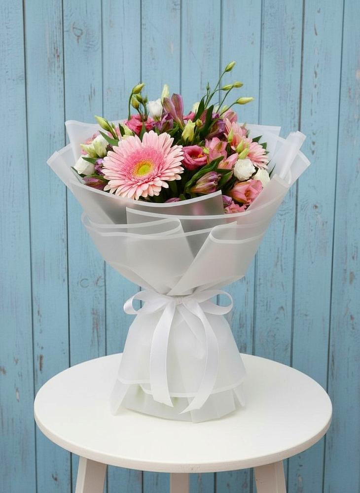 Букет цветов из: Герберы, Альстромерии и Лизиантусы в Турки