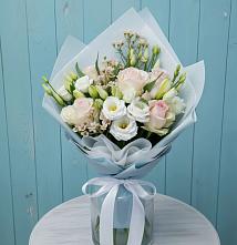 Букет цветов из:  Розы и Лизиантусы в Турки