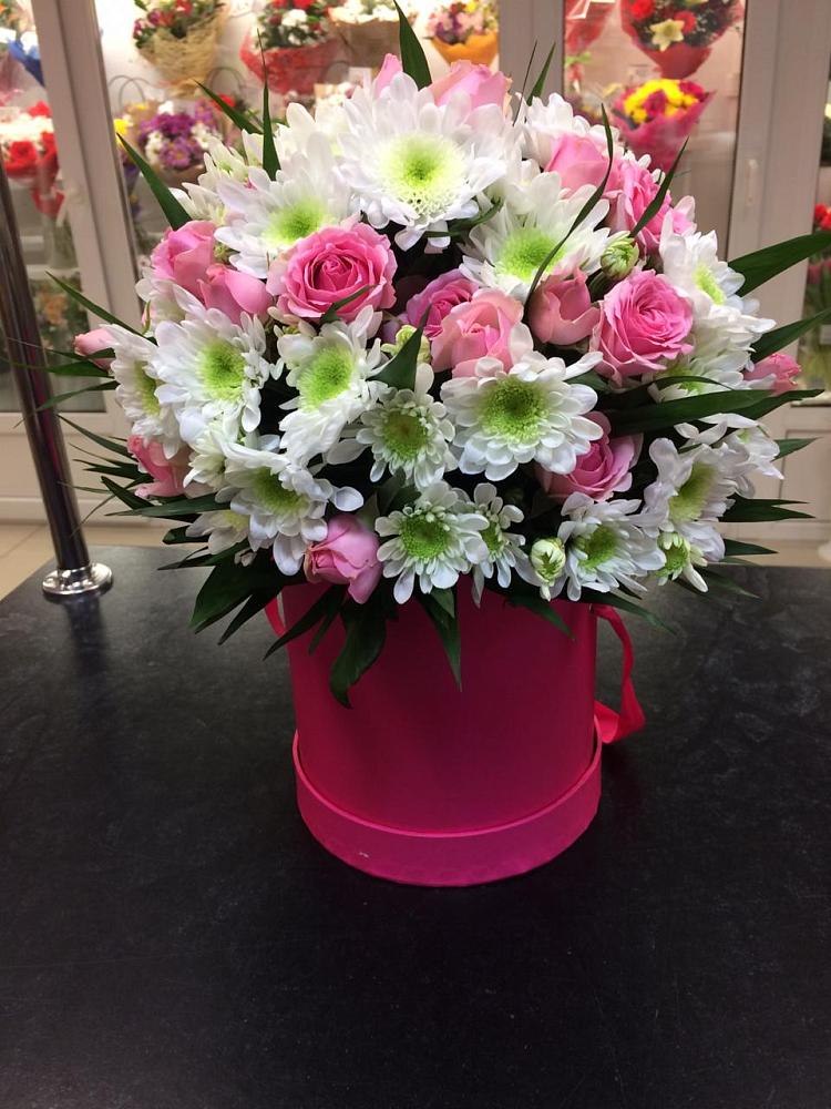 Цветочная композиция из Розы и Хризантемы в шляпной коробке в Турки