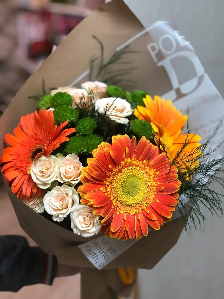 Букет цветов из: Герберы, Хризантемы и Розы в Турки